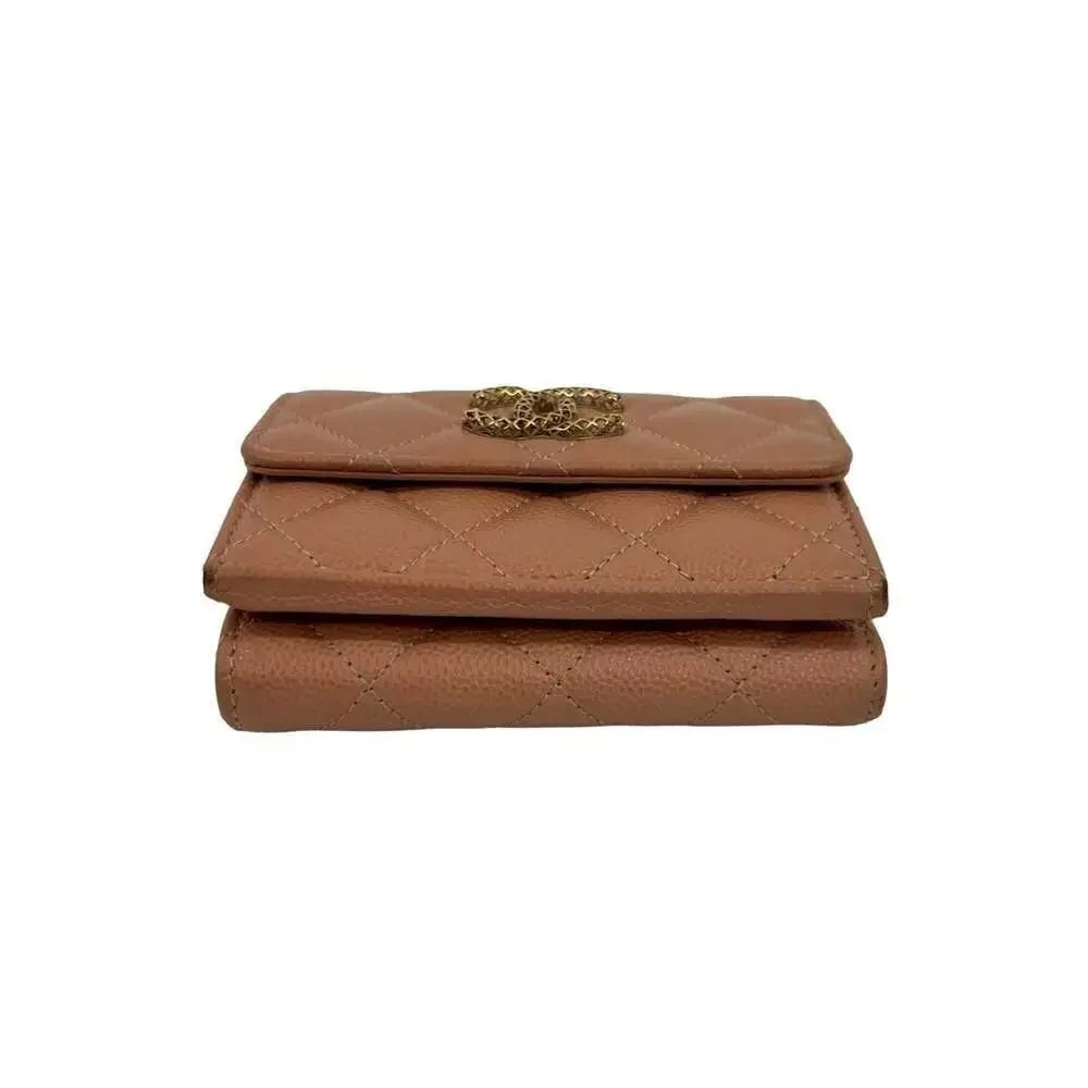 CHANEL Cream Caviar Leather Wallet - Picture 6 of 9